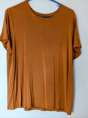 Nine West Soft Spun Tee in Warm Brown